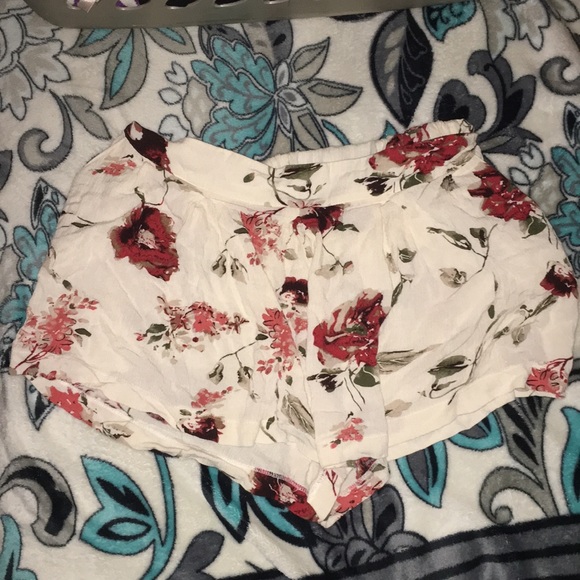 Floral Short Shorts - Picture 1 of 4